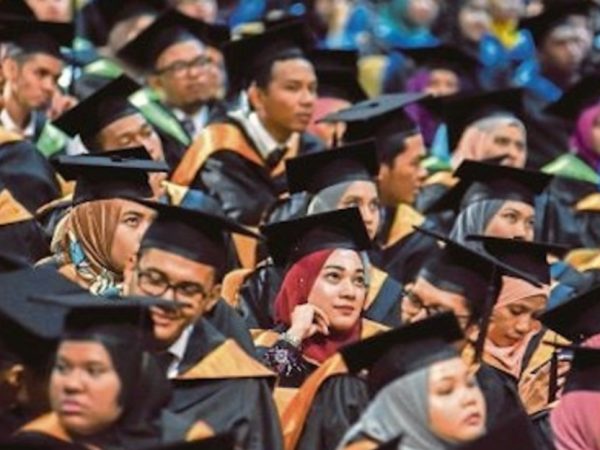 Empowering Malaysian Non-IT Graduates in the Digital Era